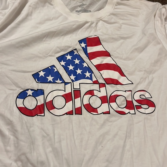 New with tags Adidas tshirt - Picture 2 of 6